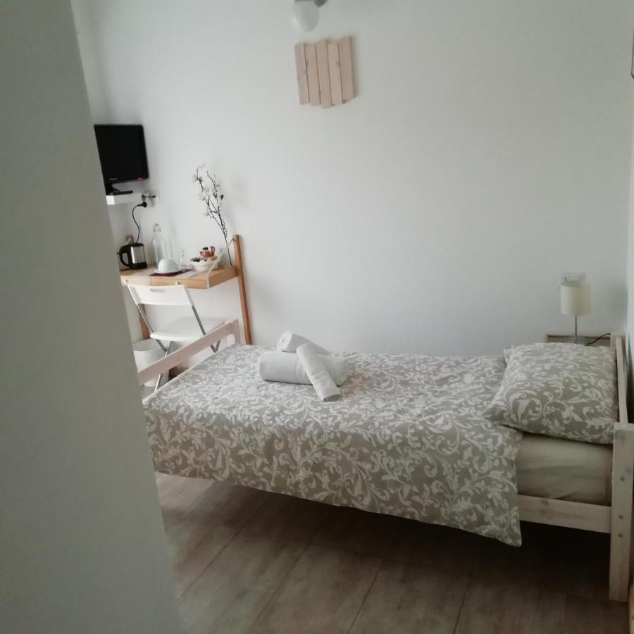 לינה וארוחת בוקר Cantù Casa Maria מראה חיצוני תמונה