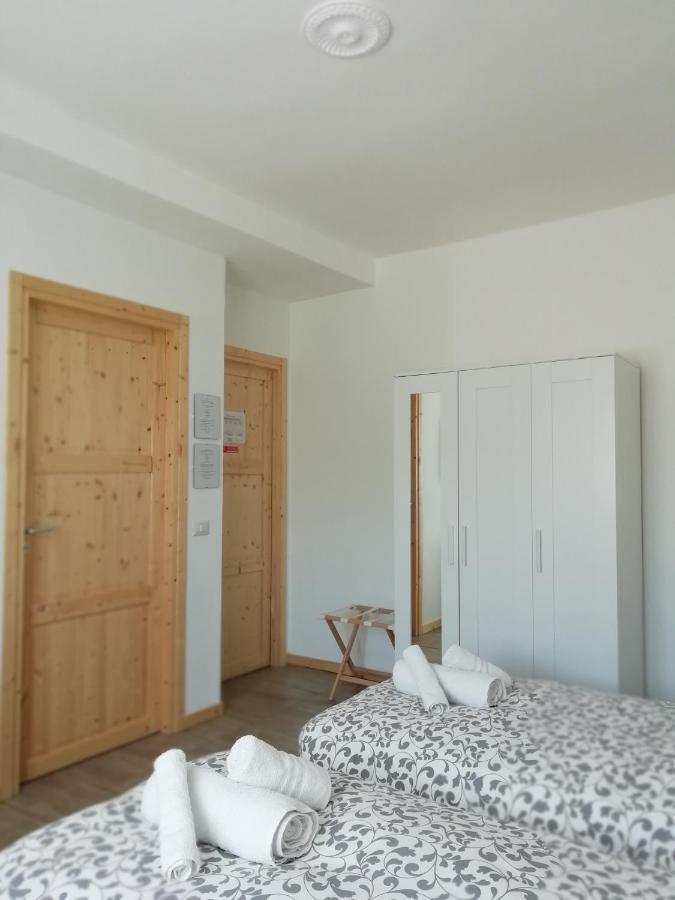 לינה וארוחת בוקר Cantù Casa Maria מראה חיצוני תמונה